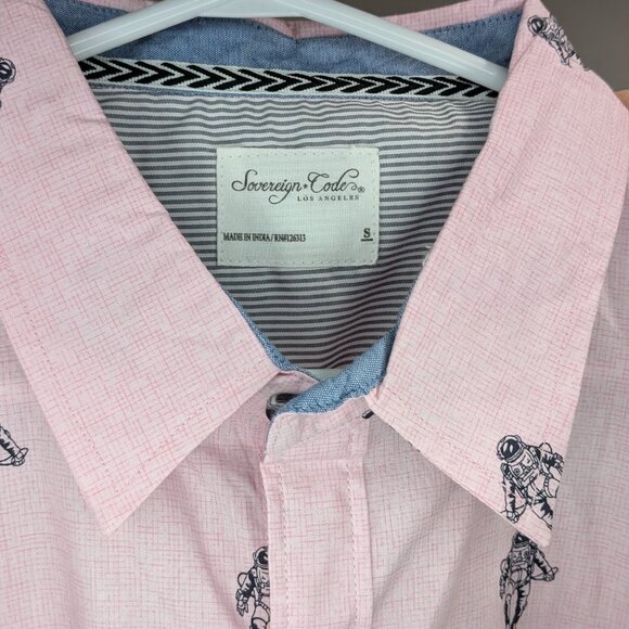 Sovereign Code Astronaut Short Sleeve Button Down Shirt Pink Black Size Small - Picture 3 of 3